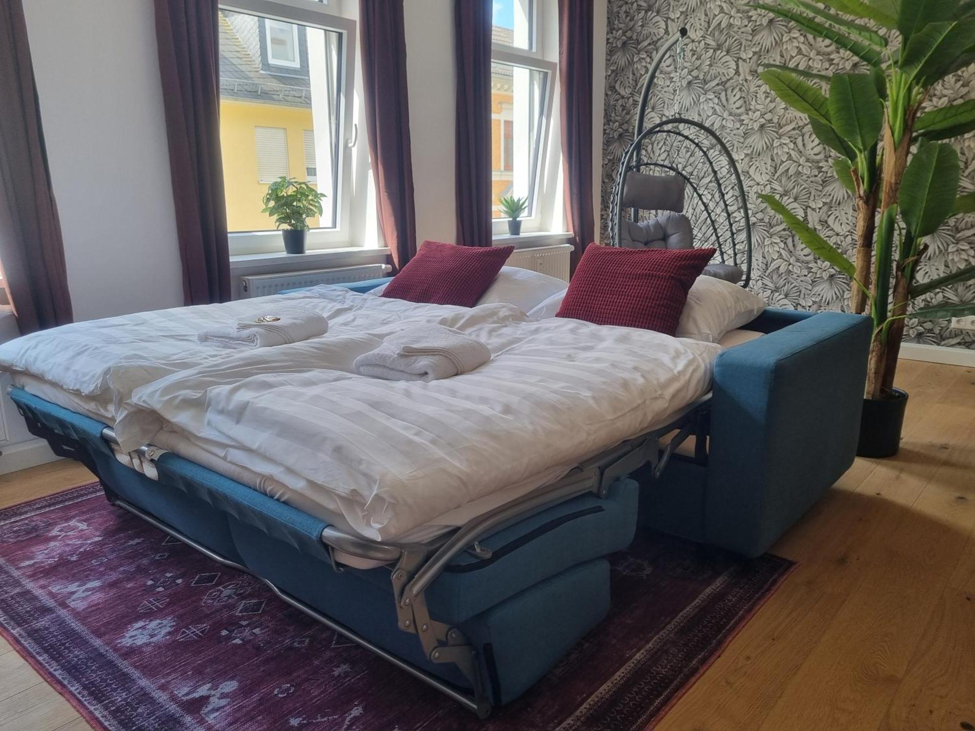 Maremar - Style-Loft Am Ferberturm - 2 Schlafzimmer - Luxus Boxspringbett - Arbeitsplaetze - Highspeed Wlan Gera Luaran gambar