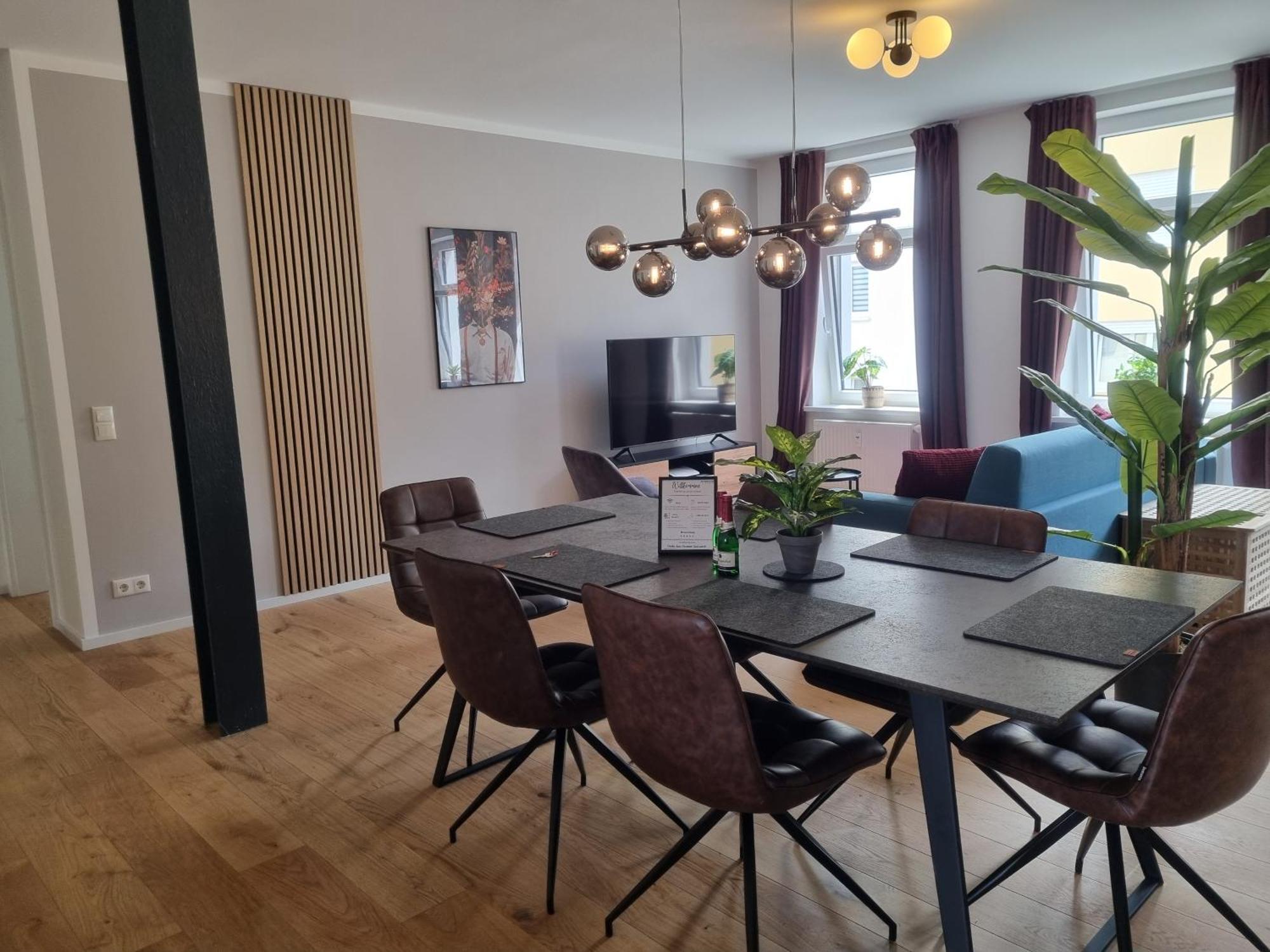 Maremar - Style-Loft Am Ferberturm - 2 Schlafzimmer - Luxus Boxspringbett - Arbeitsplaetze - Highspeed Wlan Gera Luaran gambar
