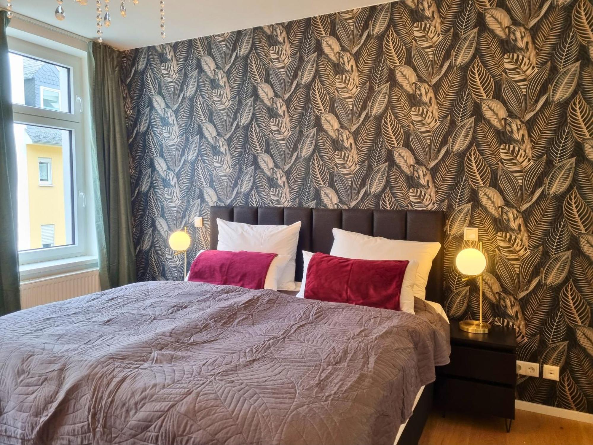 Maremar - Style-Loft Am Ferberturm - 2 Schlafzimmer - Luxus Boxspringbett - Arbeitsplaetze - Highspeed Wlan Gera Luaran gambar