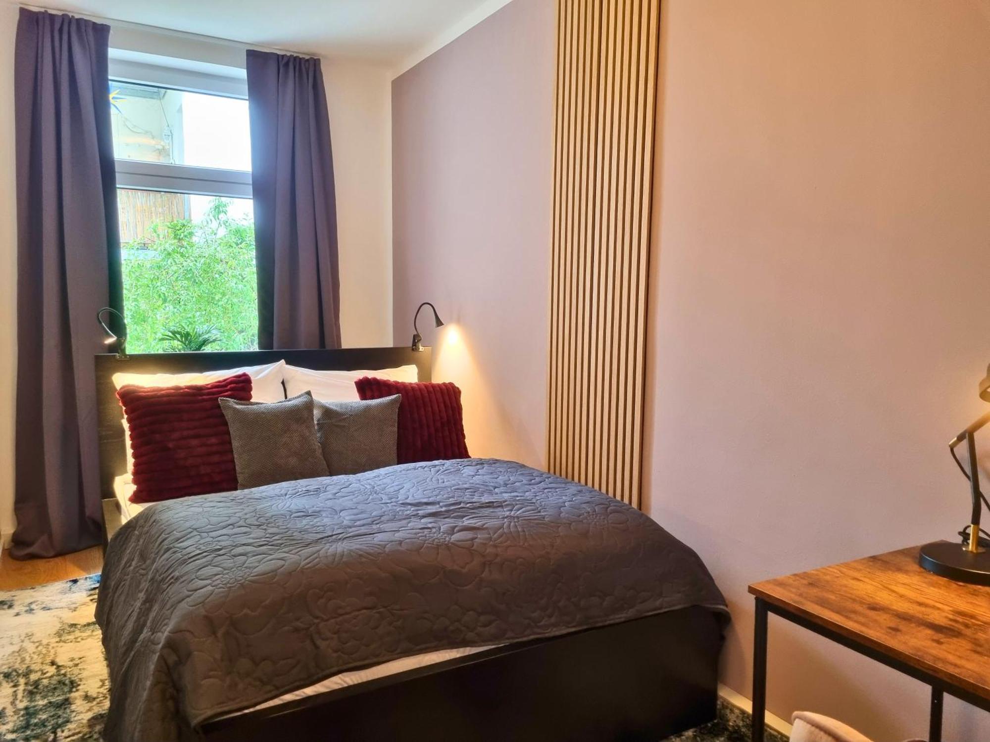 Maremar - Style-Loft Am Ferberturm - 2 Schlafzimmer - Luxus Boxspringbett - Arbeitsplaetze - Highspeed Wlan Gera Luaran gambar